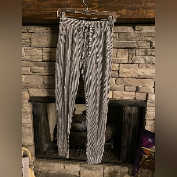 Caution to the wind jogger‎ pant - Picture 1 of 4